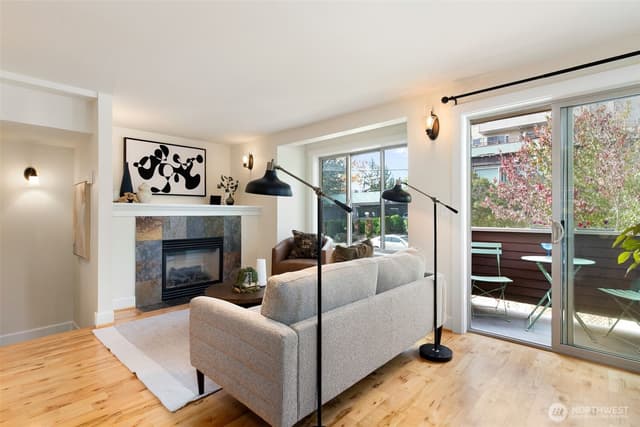Property photo for 4306 Winslow Place N #B, Seattle photo 4
