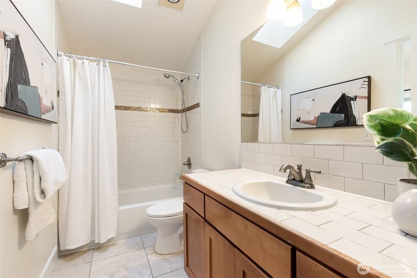Property photo for 4306 Winslow Place N #B, Seattle photo 19
