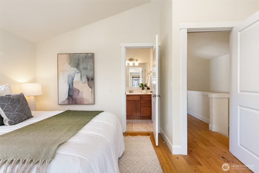 Property photo for 4306 Winslow Place N #B, Seattle photo 18