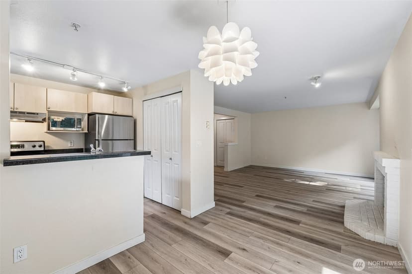 Property photo for 10619 SE 261st Place #E106, Kent photo 7
