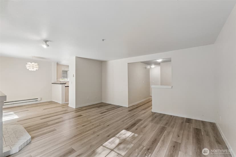 Property photo for 10619 SE 261st Place #E106, Kent photo 12