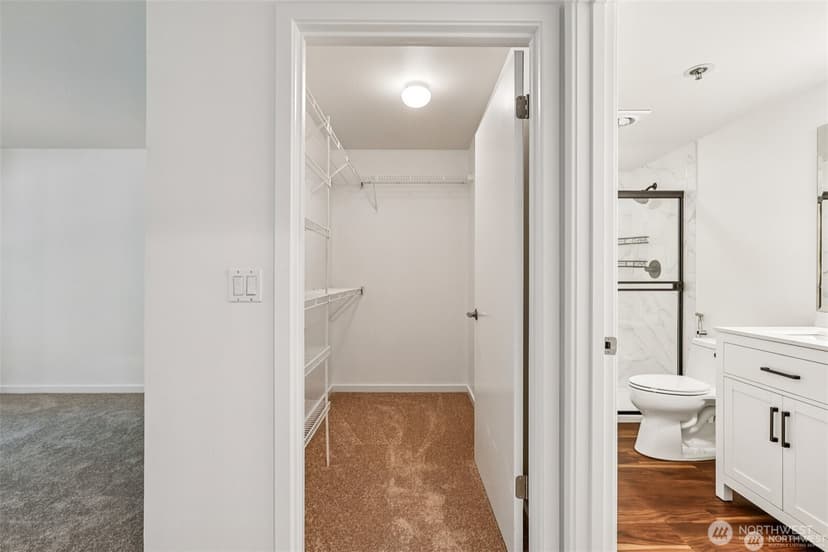Property photo for 1425 Dexter Avenue N #611, Seattle photo 16