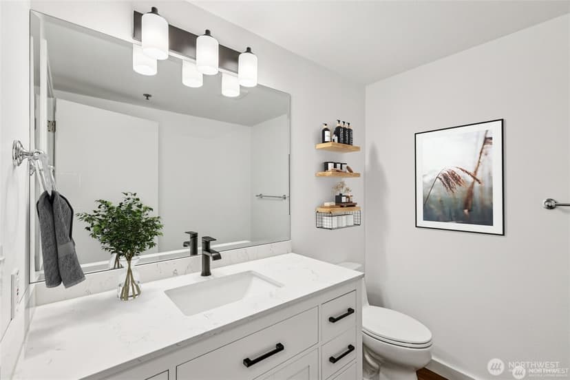 Property photo for 1425 Dexter Avenue N #611, Seattle photo 24