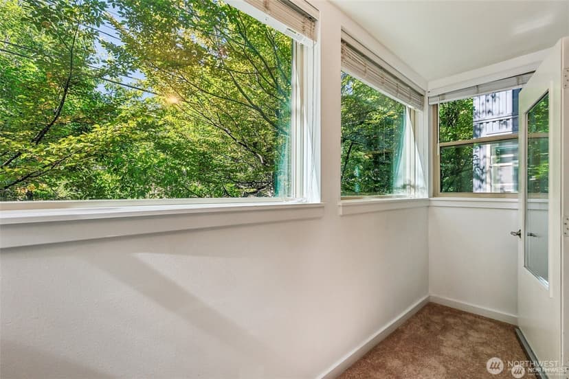 Property photo for 1425 Dexter Avenue N #611, Seattle photo 25