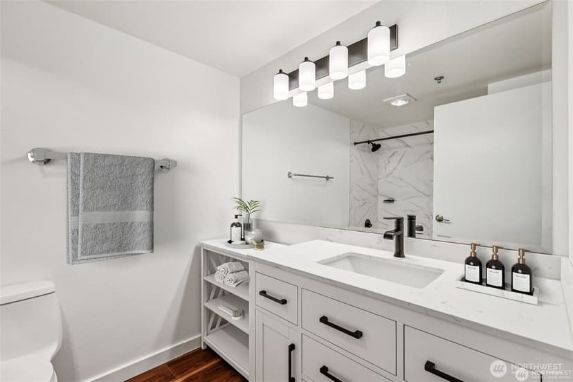 Property photo for 1425 Dexter Avenue N #611, Seattle photo 20
