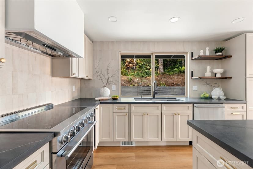 Property photo for 25510 SE 159th Street, Issaquah photo 15
