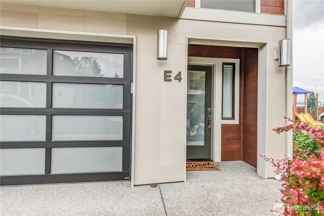 Property photo for 16021 Manor Way #E4, Lynnwood photo 4