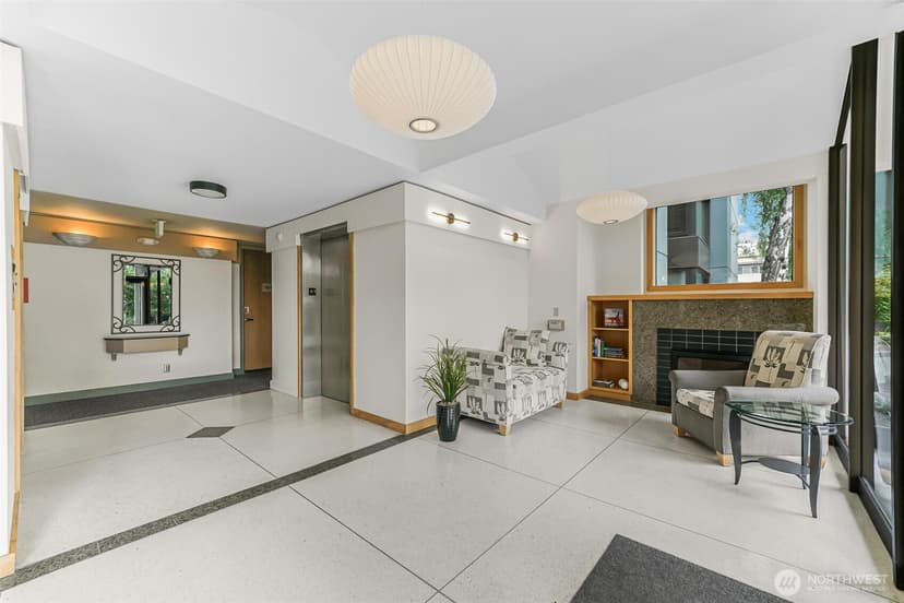 Property photo for 521 5th Avenue W #306, Seattle photo 17
