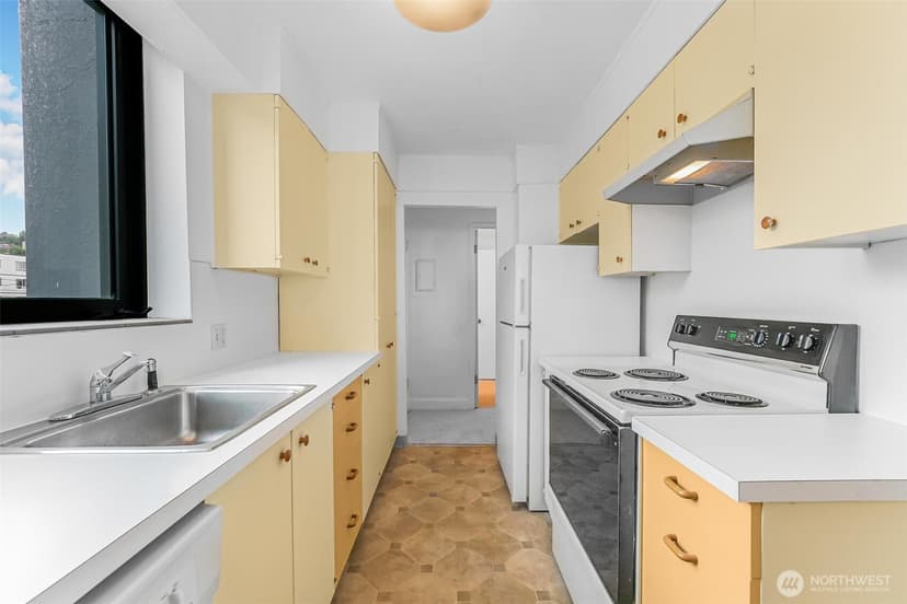 Property photo for 521 5th Avenue W #306, Seattle photo 9