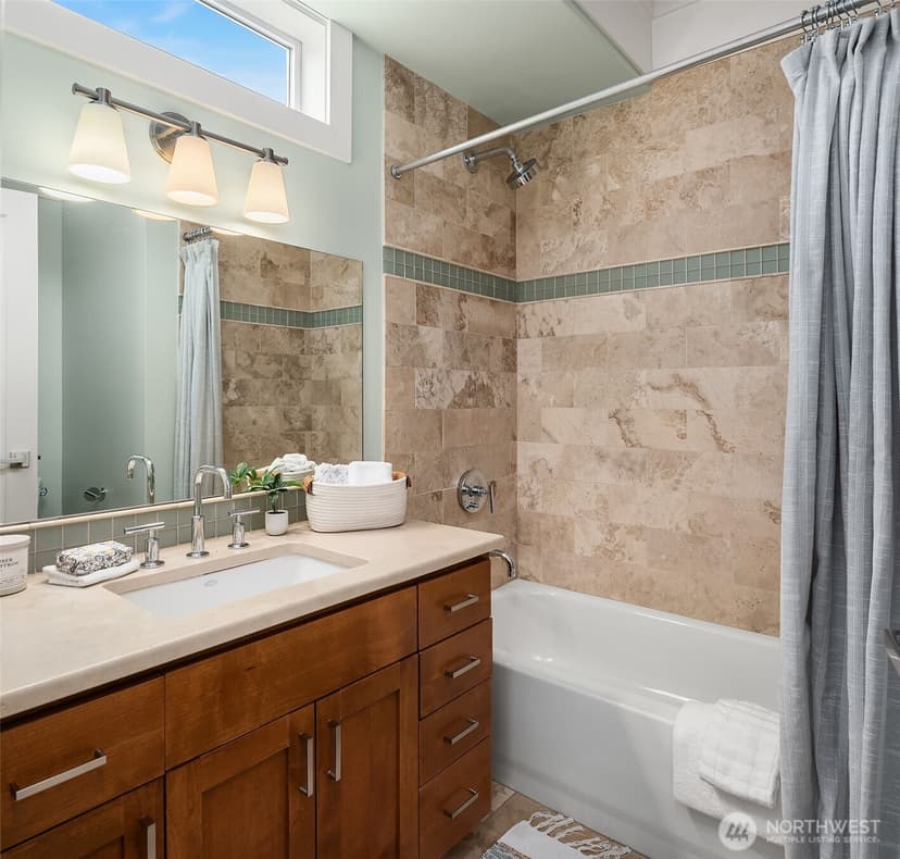 Property photo for 5770 Ashworth Avenue N, Seattle photo 29