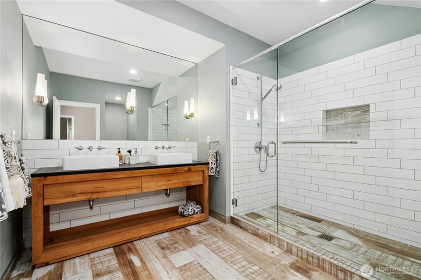 Property photo for 5753 152nd Avenue SE, Bellevue photo 30