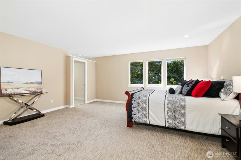 Property photo for 5753 152nd Avenue SE, Bellevue photo 19