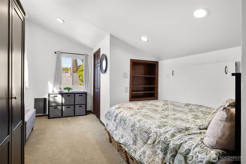 Property photo for 504 Prospect Avenue N, Kent photo 31