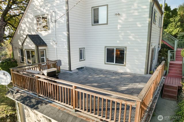 Property photo for 504 Prospect Avenue N, Kent photo 5
