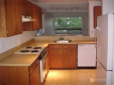 Property photo for 12707 NE 116th Street #A-101, Kirkland photo 3