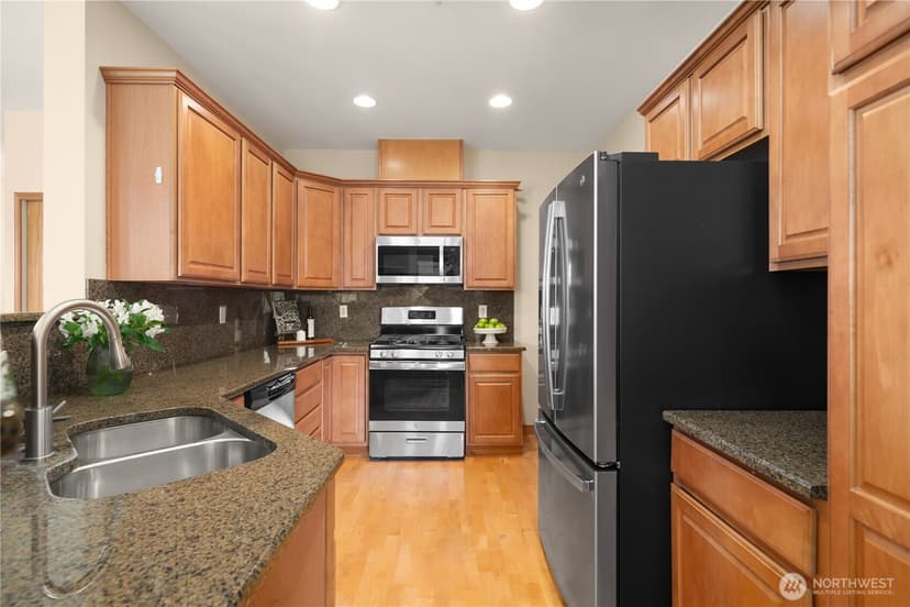 Property photo for 1855 Trossachs Boulevard SE #2803, Sammamish photo 12