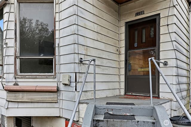 Property photo for 2208 E Terrace Street, Seattle photo 5