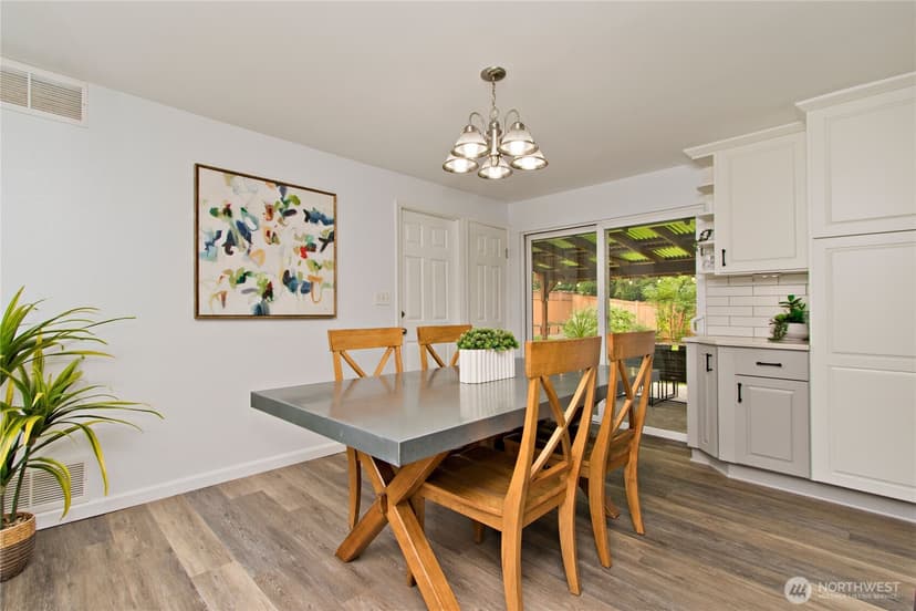 Property photo for 15605 NE 1st Street, Bellevue photo 7