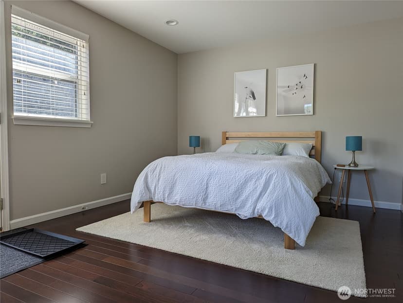 Property photo for 751 NW Juniper St #751, Issaquah photo 11
