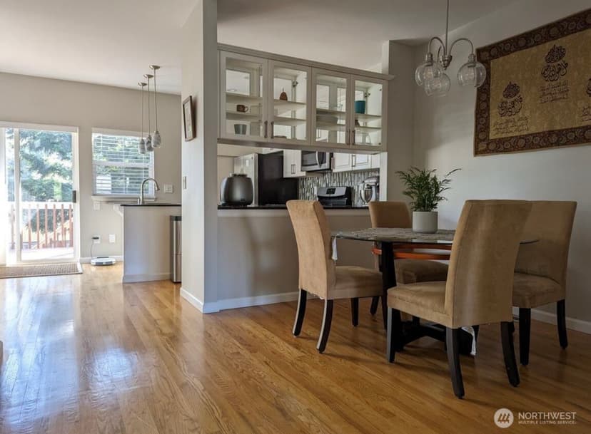Property photo for 751 NW Juniper St #751, Issaquah photo 5