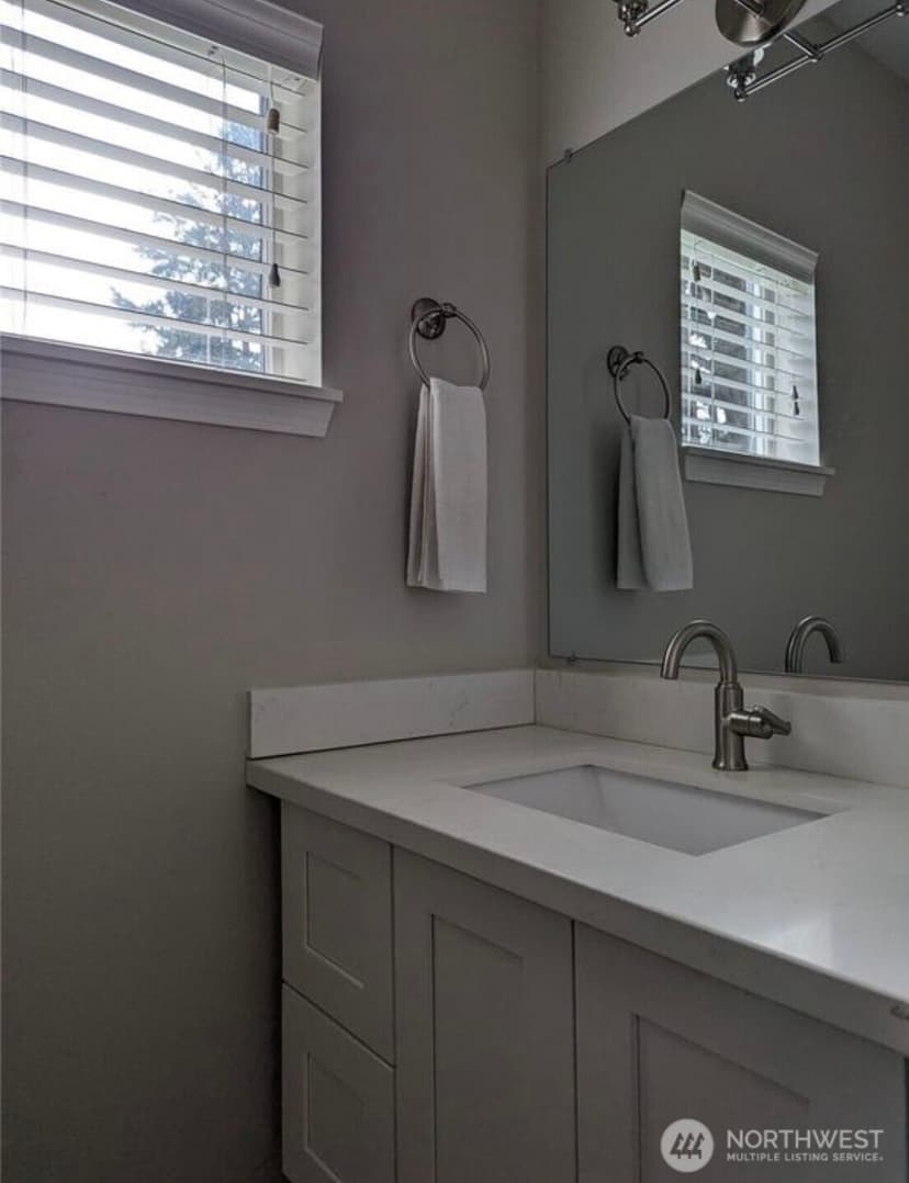 Property photo for 751 NW Juniper St #751, Issaquah photo 9