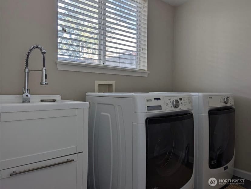 Property photo for 751 NW Juniper St #751, Issaquah photo 17