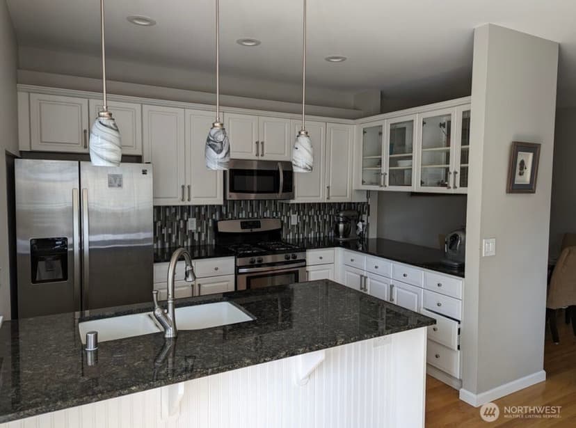 Property photo for 751 NW Juniper St #751, Issaquah photo 3