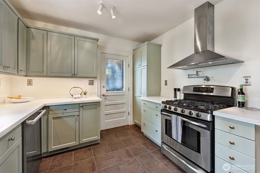 Property photo for 2305 NW 85th Street, Seattle photo 9