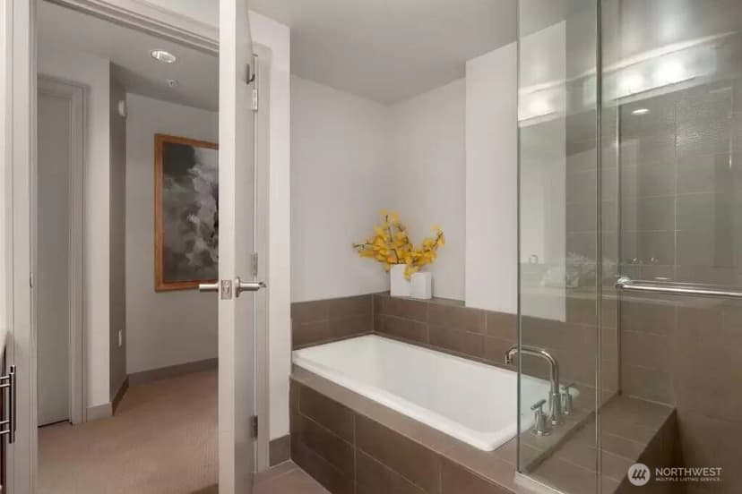 Property photo for 10610 NE 9th Street Pl #1202, Bellevue photo 22