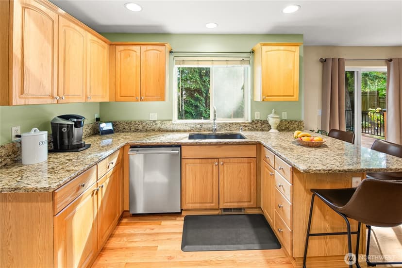 Property photo for 4824 118th Place SE, Everett photo 14