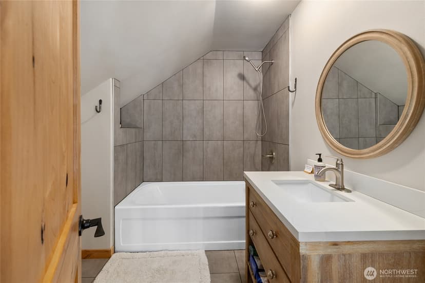 Property photo for 381 Tamarack Drive, Ronald photo 21