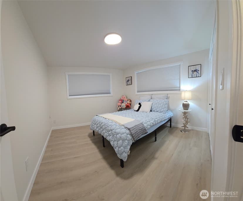 Property photo for 12826 14th Avenue SW, Burien photo 9