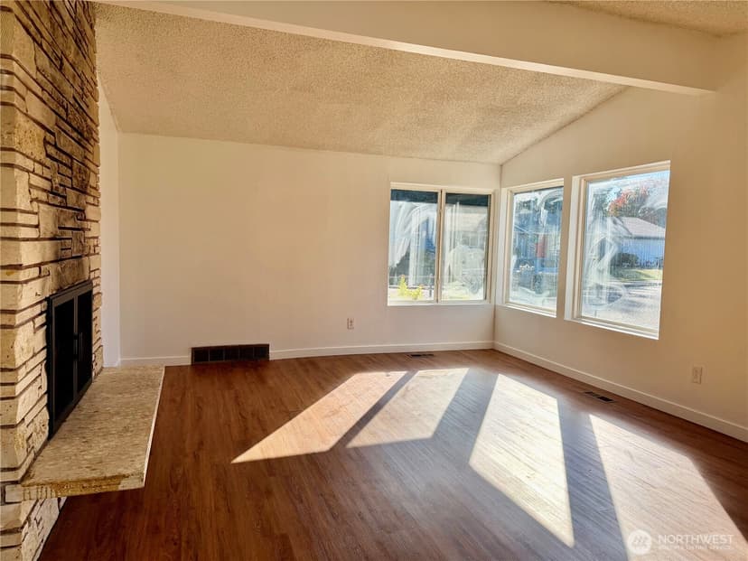 Property photo for 17114 130th Avenue SE, Renton photo 7