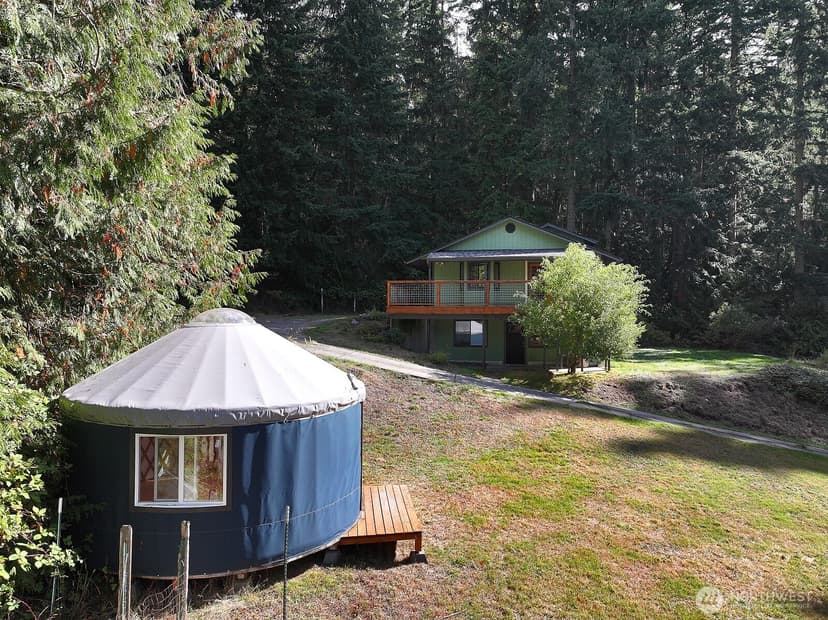 Property photo for 2959 Foxfire Lane, Langley photo 34