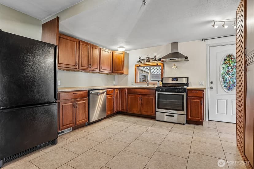 Property photo for 7301 NE 175th Street #305, Kenmore photo 14