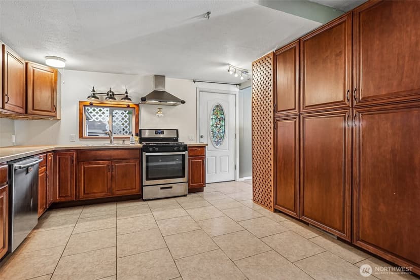 Property photo for 7301 NE 175th Street #305, Kenmore photo 13