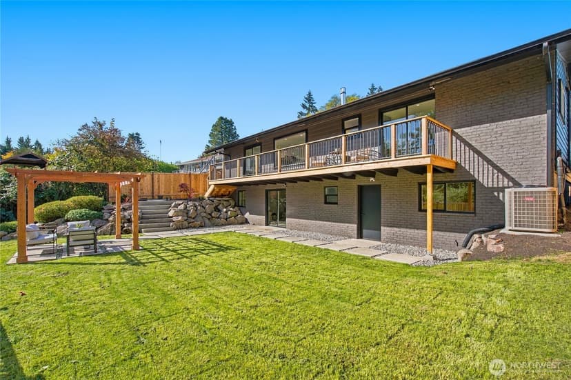 Property photo for 19908 47th Avenue NE, Lake Forest Park photo 38