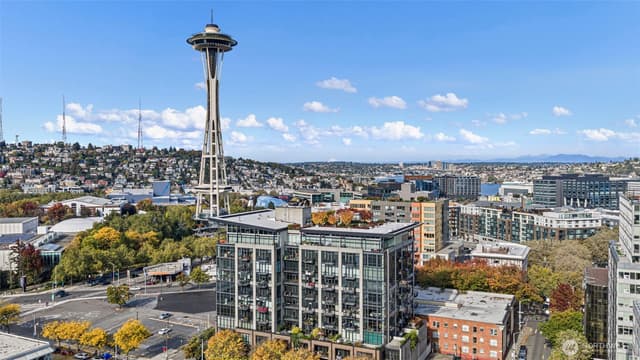 Property photo for 2720 3rd Avenue #605, Seattle photo 2
