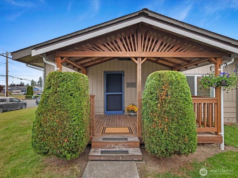Property photo for 2301 Fulton Street, Everett photo 4
