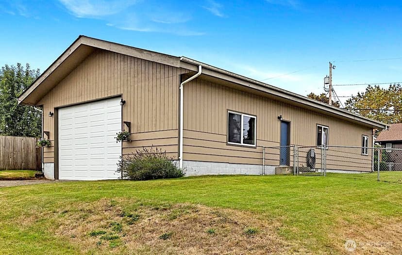 Property photo for 2301 Fulton Street, Everett photo 8