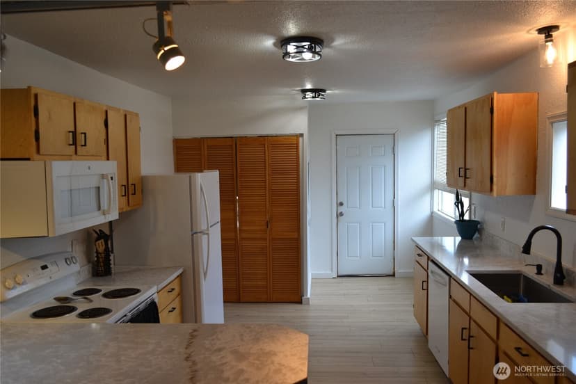 Property photo for 5614 S L Street, Tacoma photo 13