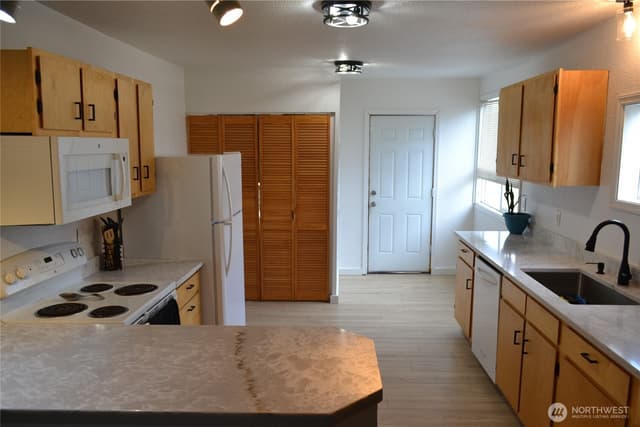Property photo for 5614 S L Street, Tacoma photo 3