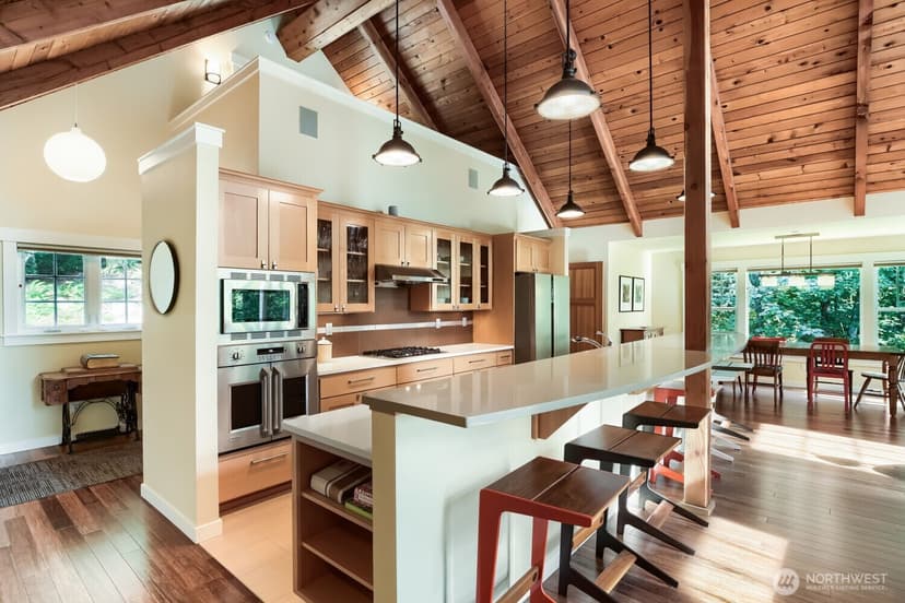 Property photo for 19150 SE May Valley Road, Issaquah photo 11