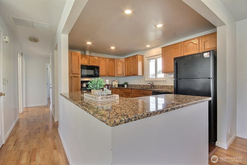 Property photo for 2404 NE 22nd Street, Renton photo 7