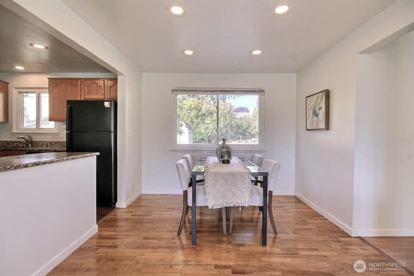 Property photo for 2404 NE 22nd Street, Renton photo 5