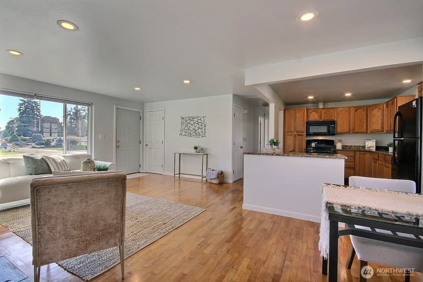 Property photo for 2404 NE 22nd Street, Renton photo 6