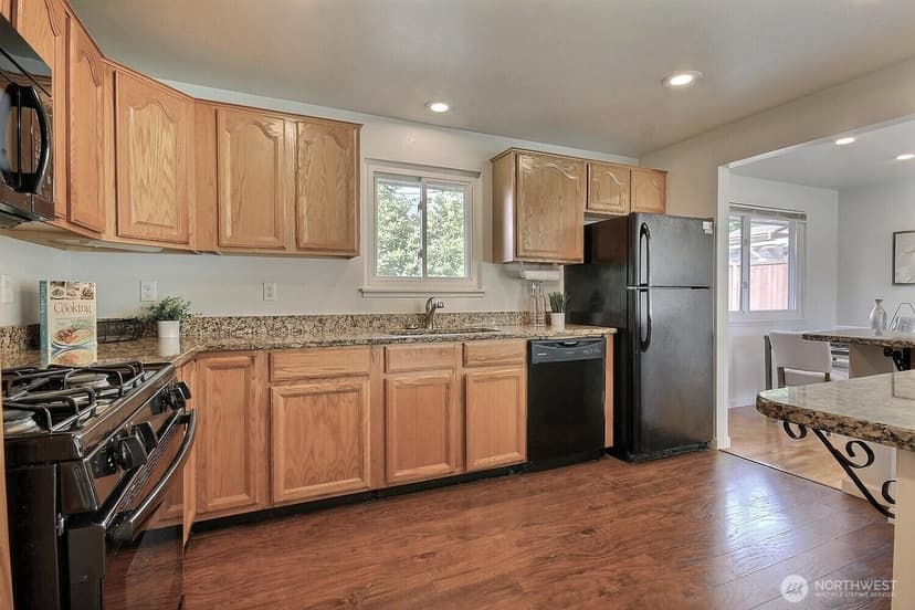Property photo for 2404 NE 22nd Street, Renton photo 8