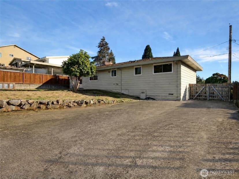 Property photo for 2404 NE 22nd Street, Renton photo 22