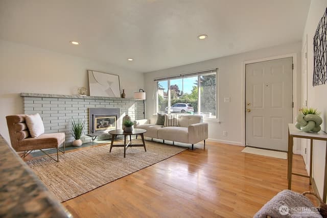 Property photo for 2404 NE 22nd Street, Renton photo 4