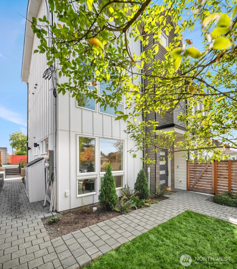 Property photo for 7514 28th Avenue NW #B, Seattle photo 3